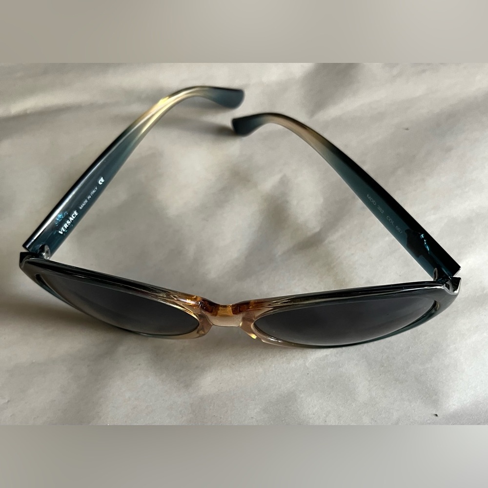 Versace Model 382 - Picture 3 of 11